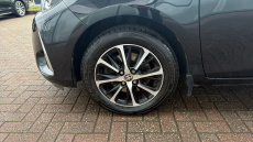 Toyota Yaris 1.5 VVT-i Icon Tech 5dr Petrol Hatchback